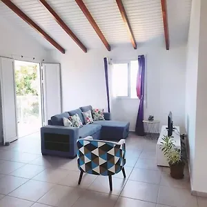Petit Coin De Paradis A Baillif